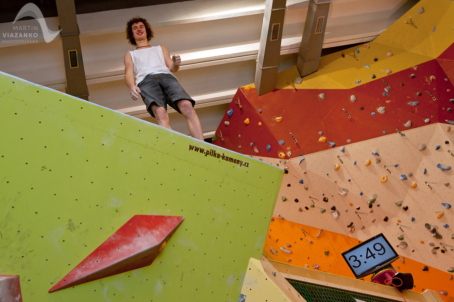 vertigo, open, lezecke, centrum, boulder, bouldering, umela, stena, boulder, pretek